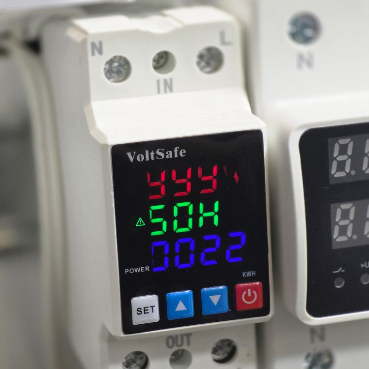 محافظ ولتاژ VoltSafe
